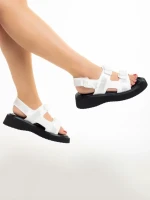 Caroline fehér női szandál, műbőrből készült