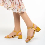 Zeren sárga női szandál, műbőrből készült