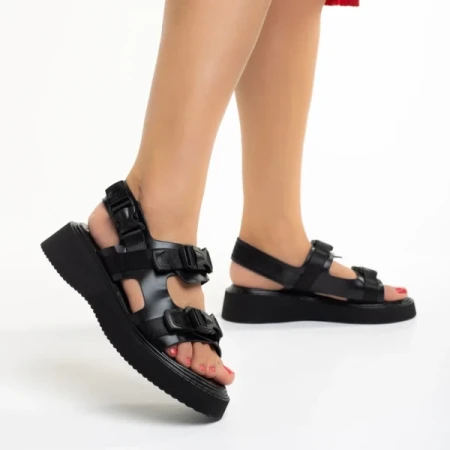 Caroline fekete női szandál, műbőrből készült