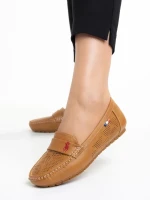 Lakaya camel női mokaszin, műbőrből készült