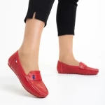 Lakaya piros női mokaszin, műbőrből készült