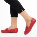 Lakaya piros női mokaszin, műbőrből készült
