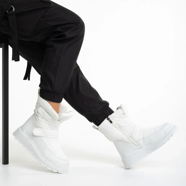 Xiomara fehér női csizma, műbőrből és textil anyagból készült