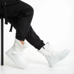 Xiomara fehér női csizma, műbőrből és textil anyagból készült