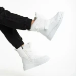 Xiomara fehér női csizma, műbőrből és textil anyagból készült