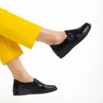 Caressa fekete női cipő, műbőrből készült