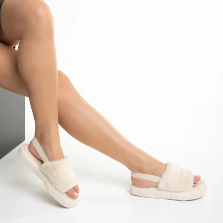 Retal világos bézs női papucs, szintetikus bundából készült