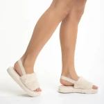 Retal világos bézs női papucs, szintetikus bundából készült