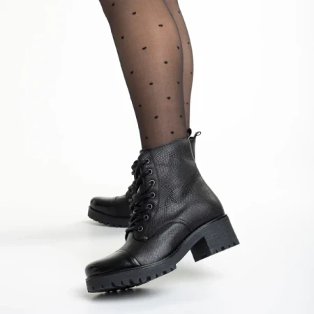 Fekete női csizma természetes bőrből Naisha