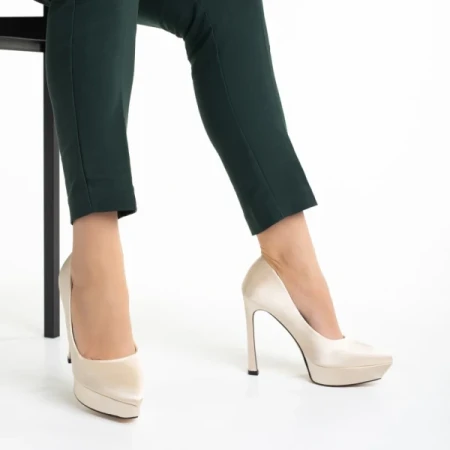 Coriana bézs női cipő, textil anyagból készült