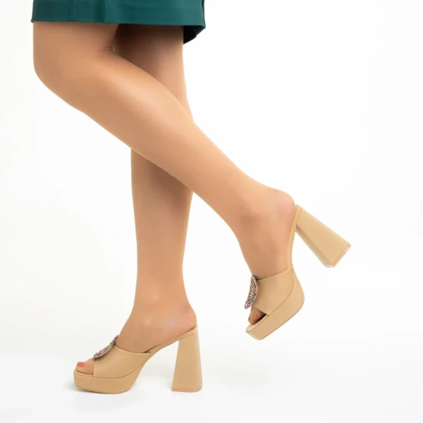 Burma bézs női papucs, textil anyagból készült