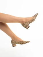 Ziva barna női cipő sarokkal, textil anyagból készült