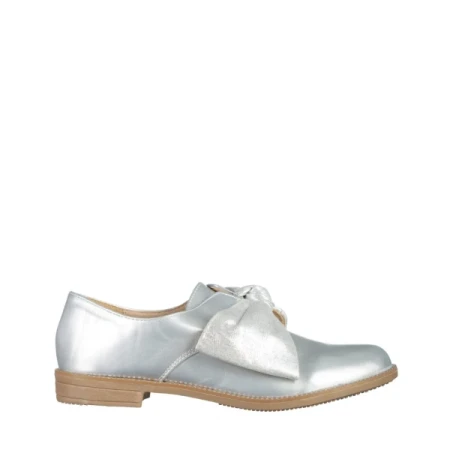 Mitra ezüst női cipő, lakkozott műbőrből készült