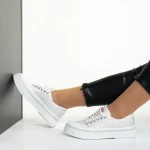 Dariana fehér női tornacipő, textil anyagból készült