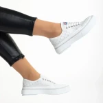 Dariana fehér női tornacipő, textil anyagból készült