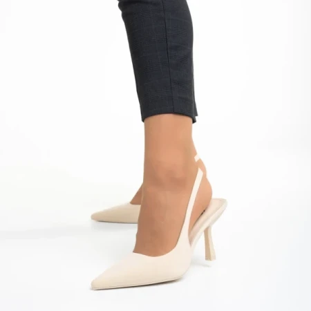 Oveta bézs női cipő sarokkal, textil anyagból készült