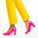 Crenta fukszia női cipő sarokkal, műbőrből készült