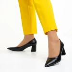 Amarilis fekete női cipő sarokkal, műbőrből készült