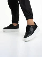 Juliska fekete női sportcipő, műbőrből készült