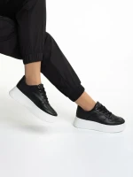 Juliska fekete női sportcipő, műbőrből készült