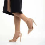 Olamide bézs női cipő sarokkal, textil anyagból készült