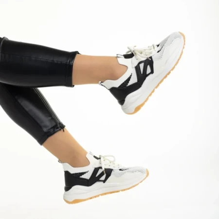 Souta bézs női sportcipő, műbőrből és textil anyagból készült