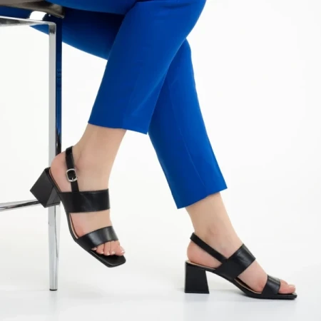 Antanina fekete női szandál, műbőrből készült