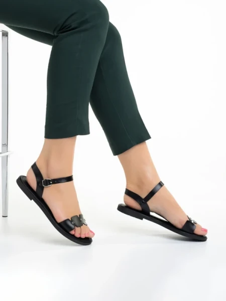 Cinzia fekete női szandál, műbőrből készült