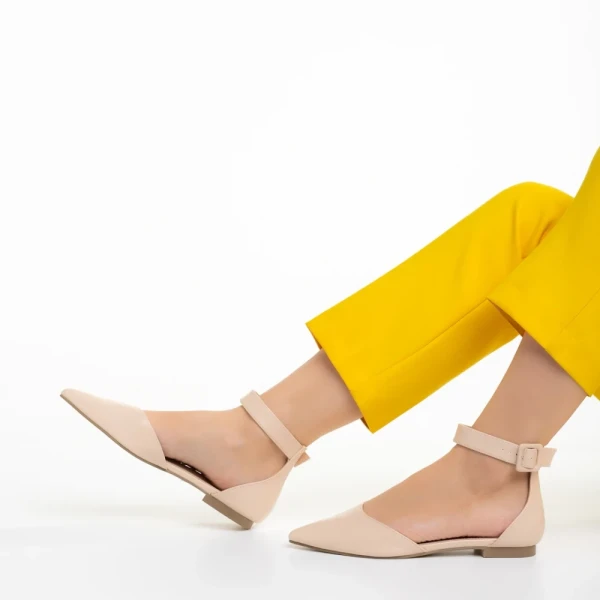 Lilias bézs női cipő, műbőrből készült