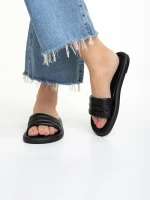 Gerel fekete női papucs, műbőrből készült