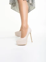 Malinda bézs női cipő sarokkal, műbőrből készült