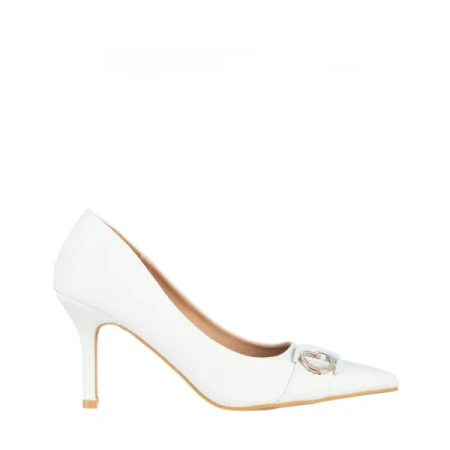 Yuka fehér női cipő sarokkal, műbőrből készült