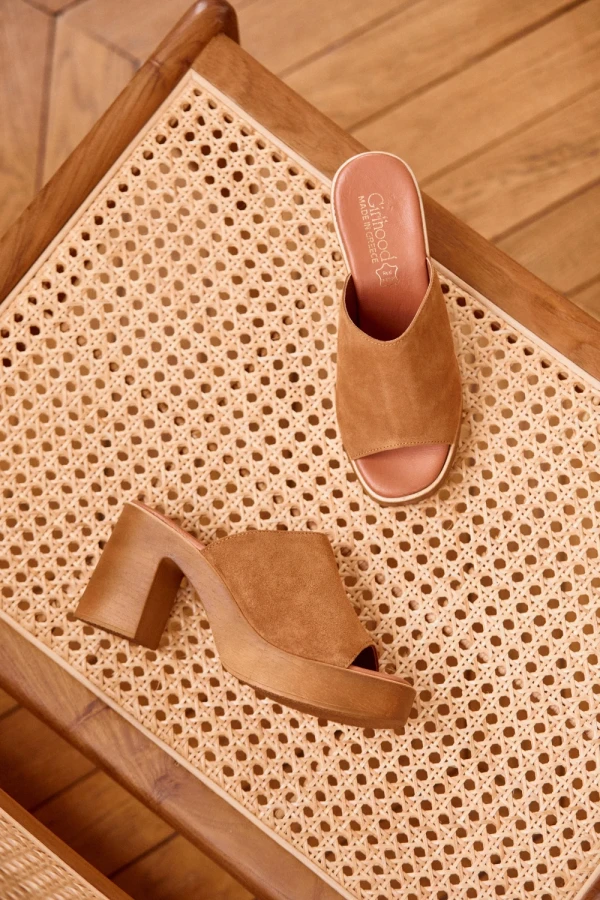 Girlhood camel női papucs, Anisa fordított bőrből készült