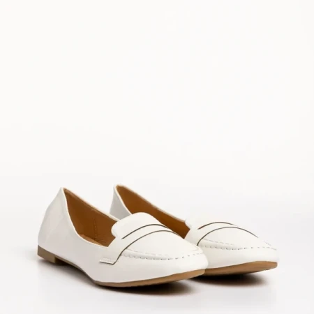 Adelais fehér női mokaszin, műbőrből készült