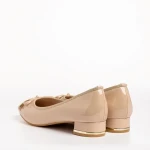 Braidy bézs női cipő, lakkozott műbőrből készült