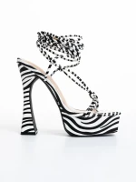 Kimbra fehér és fekete női szandál, műbőrből készült