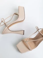 Kimbra bézs női szandál, műbőrből készült