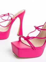 Kimbra fukszia női szandál, műbőrből készült
