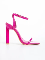 Kiera fukszia női szandál, lakkozott műbőrből készült