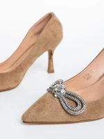 Nayara sötét bézs női cipő sarokkal, textil anyagból készült