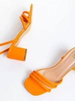 Mariya narancssárga női szandál, műbőrből készült