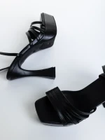 Kerime fekete női szandál, műbőrből készült