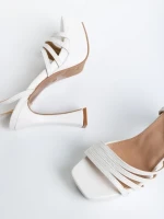 Kerime fehér női szandál, műbőrből készült