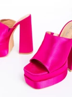 Trista fukszia női papucs, textil anyagból készült