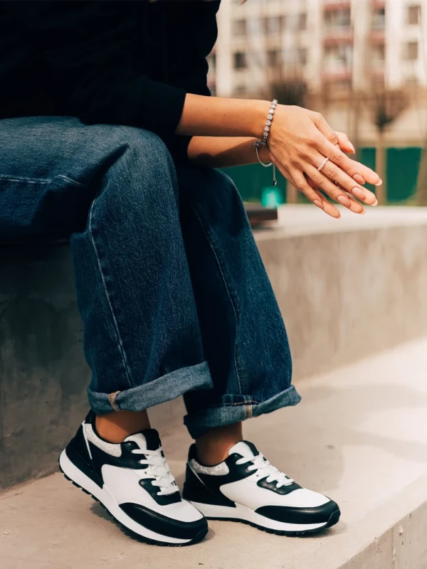 Joandra fekete és fehér női sportcipő, műbőrből és textil anyagból készült