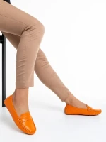 Dortha narancssárga női mokaszin, lakkozott műbőrből készült