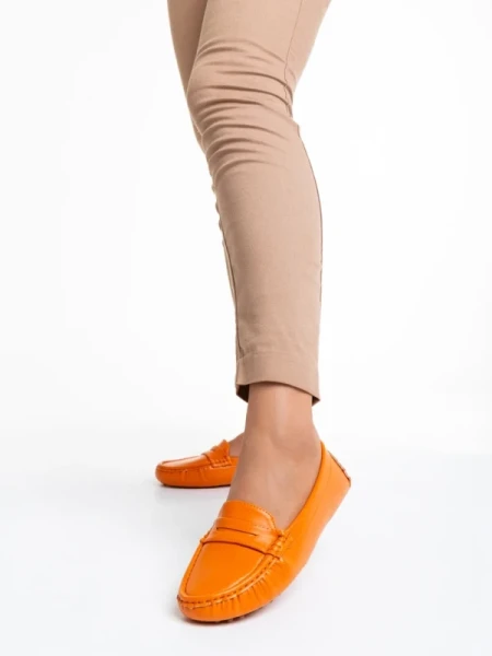 Dortha narancssárga női mokaszin, lakkozott műbőrből készült