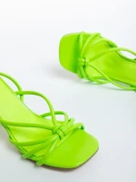 Blasa zöld női szandál, műbőrből készült
