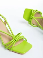 Lakira zöld női szandál, műbőrből készült