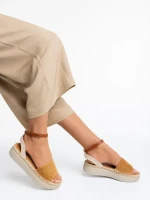 Lainie tevebarna, női szandál ökológiai bőrből és textil anyagból